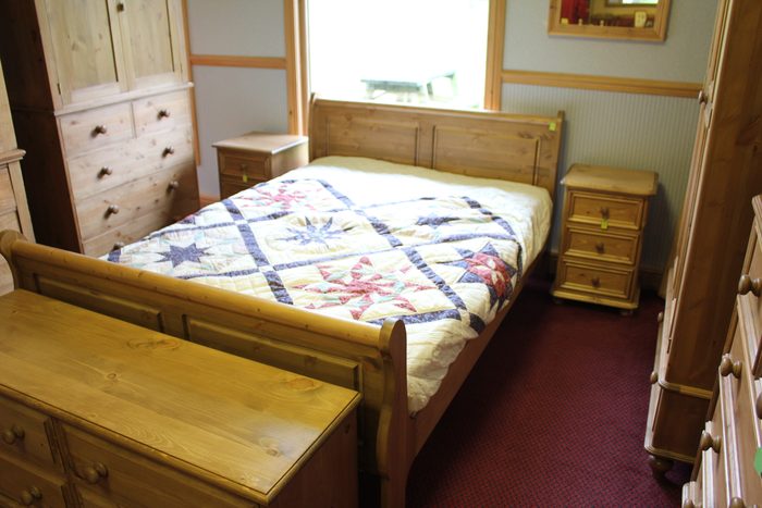 Pine bed